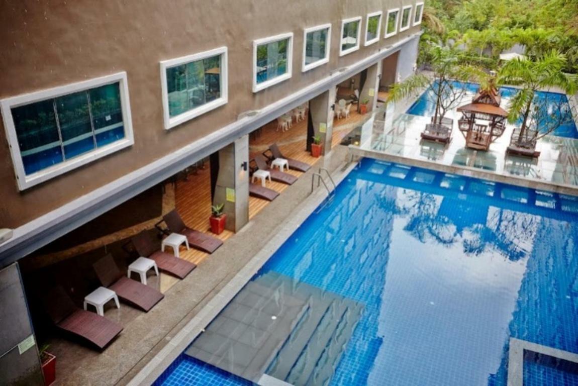 Ease Jomtien Hotel Exterior foto