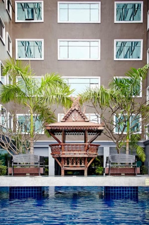 Ease Jomtien Hotel Exterior foto