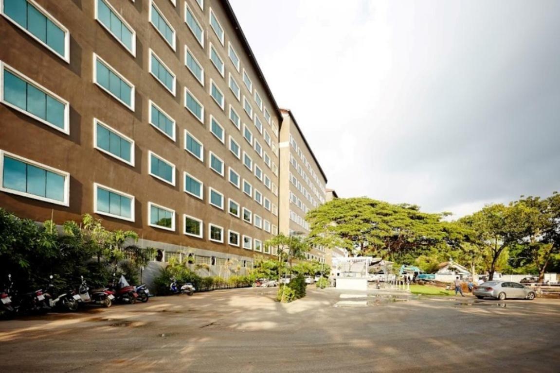 Ease Jomtien Hotel Exterior foto
